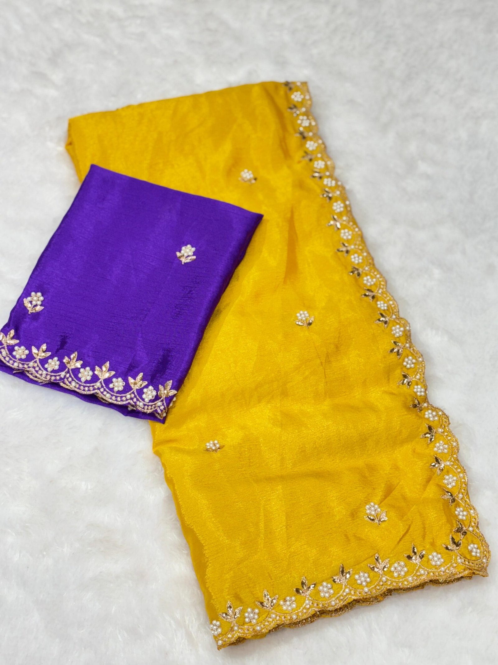 Divine Beads Zari Embroidery Saree - Image 4